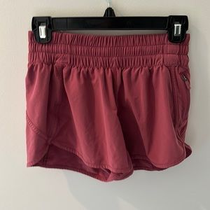EC Sz 6 4” inseam Lululemon dusty rose running shorts